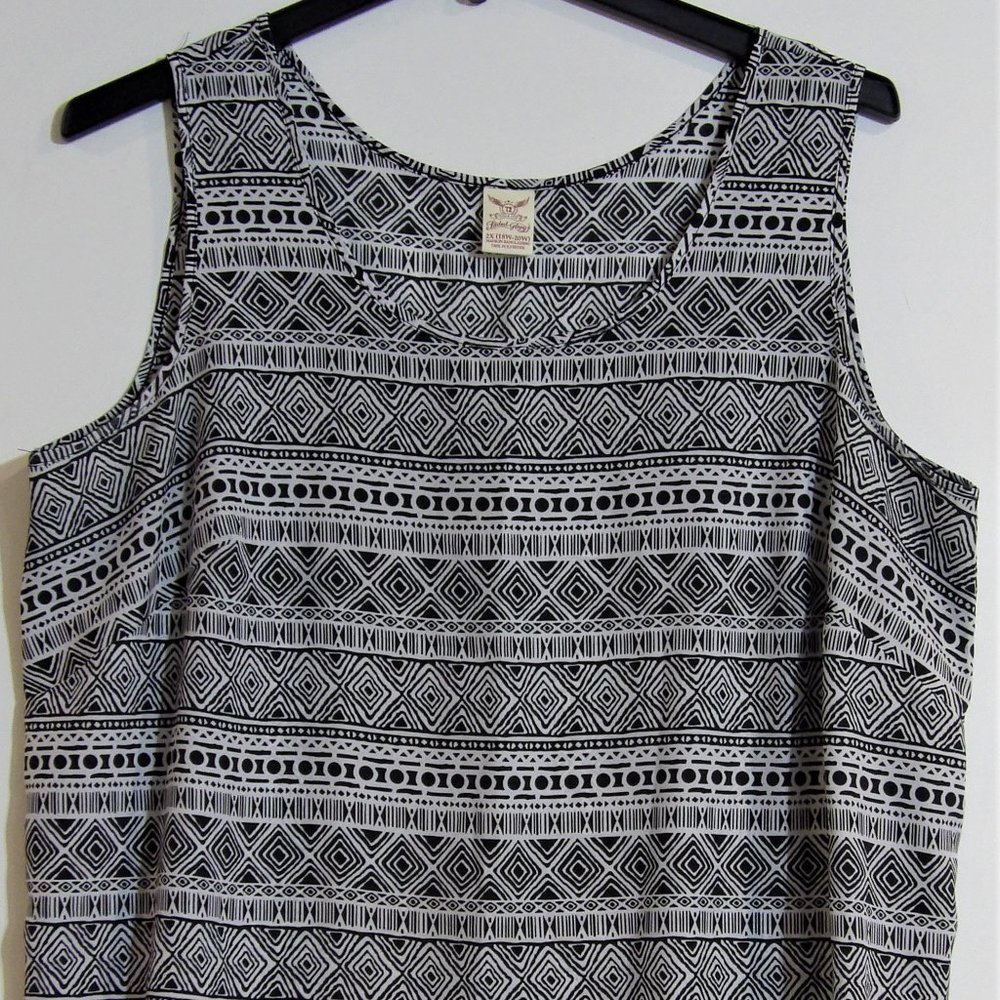 Black and White Faded Glory Polyester Tank Top 2X (18W-20W)